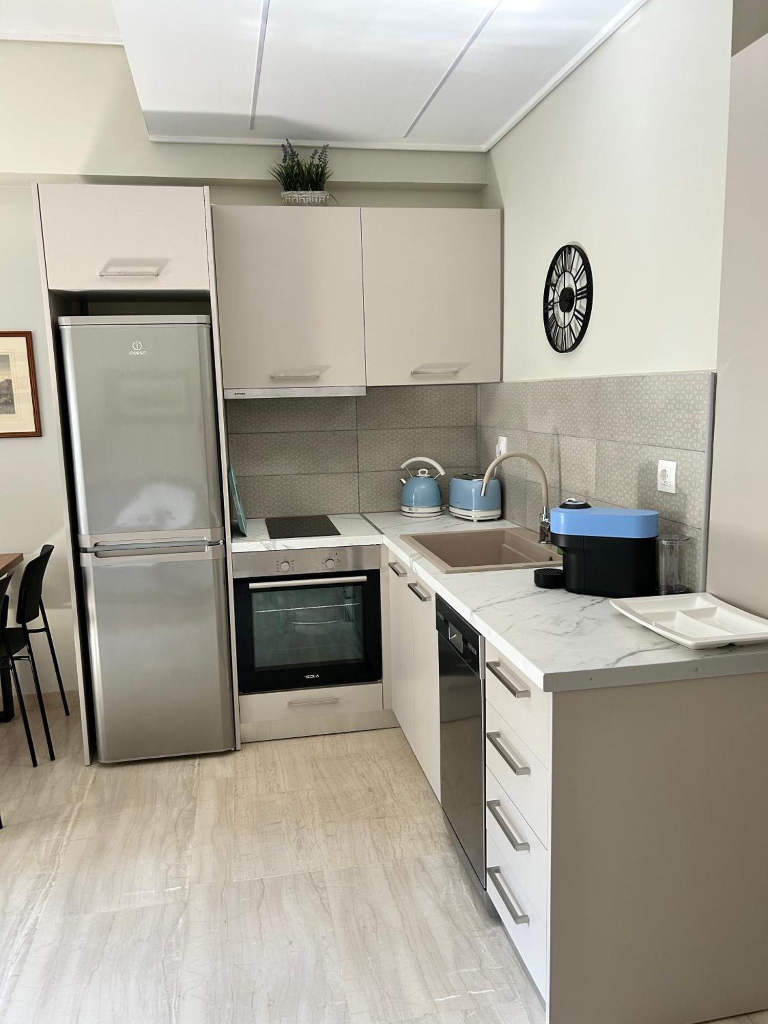 Evrou 21A Metropolitan Suite Atene Esterno foto